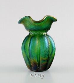 Pallme-König Art Nouveau vase in green iridescent art glass. Approx. 1900