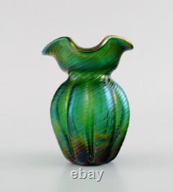 Pallme-König Art Nouveau vase in green iridescent art glass. Approx. 1900