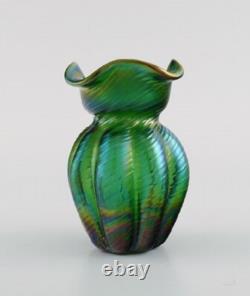 Pallme-König Art Nouveau vase in green iridescent art glass. Approx. 1900