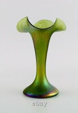 Pallme-König Art Nouveau vase in green iridescent art glass. Approx. 1900