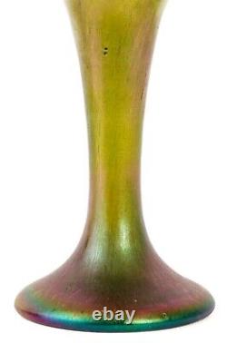 Pallme-König Art Nouveau vase in green iridescent art glass. Approx. 1900