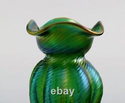Pallme-König Art Nouveau vase in green iridescent art glass. Approx. 1900