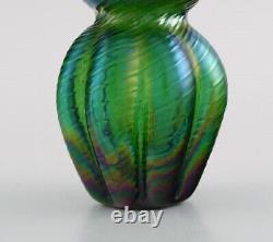 Pallme-König Art Nouveau vase in green iridescent art glass. Approx. 1900