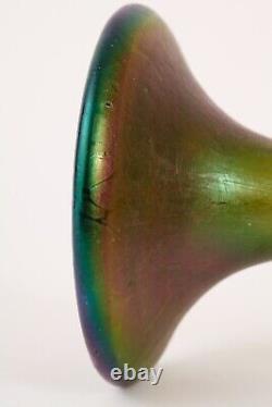 Pallme-König Art Nouveau vase in green iridescent art glass. Approx. 1900