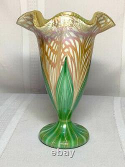 Quezal, Decoratd Floriform Vase, Fishnet And Pulled Feather Flower Vase, Nice