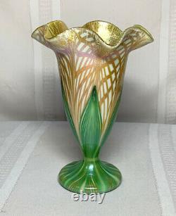 Quezal, Decoratd Floriform Vase, Fishnet And Pulled Feather Flower Vase, Nice