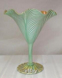 Quezal, Flower Floriform Vase, Green Pulled Feather, Zipper Foot, Nice