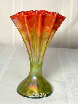 Rindskopf, Grenada, Pleated Fan Vase, Excellent Two Toned Color, Great Condition