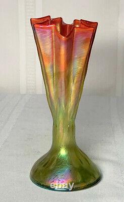 Rindskopf, Grenada, Pleated Fan Vase, Excellent Two Toned Color, Great Condition