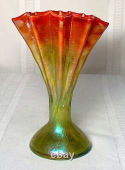 Rindskopf, Grenada, Pleated Fan Vase, Excellent Two Toned Color, Great Condition