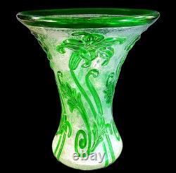 SUPERB, LARGE SIGNED THOMAS WEBB & Sons GREEN CAMEO ART NOUVEAU GLASS VASE