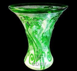 SUPERB, LARGE SIGNED THOMAS WEBB & Sons GREEN CAMEO ART NOUVEAU GLASS VASE