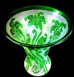 SUPERB, LARGE SIGNED THOMAS WEBB & Sons GREEN CAMEO ART NOUVEAU GLASS VASE