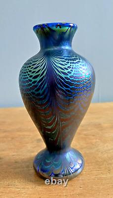 Satava Studio R Gibbons 5 1/2 Iridescent Purple Blue Green Cabinet Vase 1981