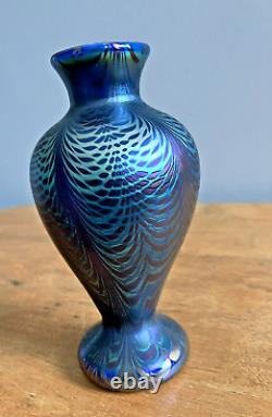 Satava Studio R Gibbons 5 1/2 Iridescent Purple Blue Green Cabinet Vase 1981