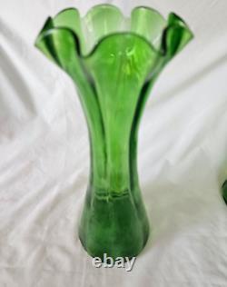 Tall Art nouveau green glass vase, Circa 1900