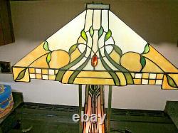 Tiffany Art Nouveau Style Stunning Quality Hand Crafted Stain Glass Table Lamp