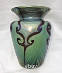 Vandermark Art Nouveau Pulled Feather Iridescent Vase Signed DM/SS 1979