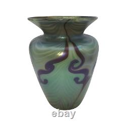 Vandermark Art Nouveau Pulled Feather Iridescent Vase Signed DM/SS 1979