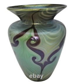 Vandermark Art Nouveau Pulled Feather Iridescent Vase Signed DM/SS 1979