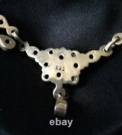 Vintage Pretty Art Nouveau style stamped 925 Silver & Peridot Necklace