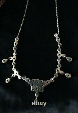 Vintage Pretty Art Nouveau style stamped 925 Silver & Peridot Necklace