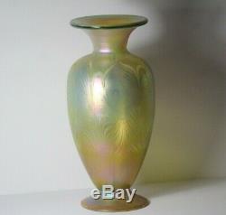 Vintage Vandermark Studios Green Pulled Feather Iridescent Aurene Vase 10 3/4