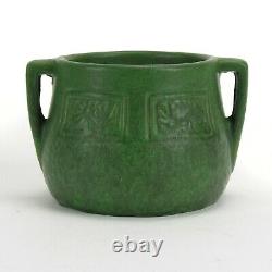 Weller Pottery 3 1/2 Bedford Matte green arts & crafts 2 handle daisy vase