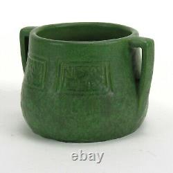 Weller Pottery 3 1/2 Bedford Matte green arts & crafts 2 handle daisy vase